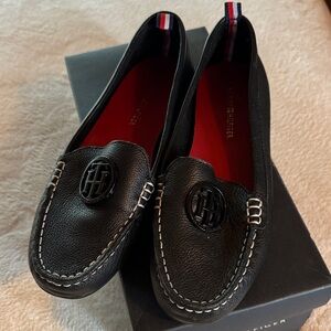Tommy Hilfiger Women's Black Leather Loafers